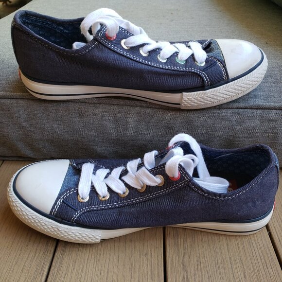 EUC LEVI'S denim converse style blue sneaker (6.5) KICKS - Picture 7 of 8
